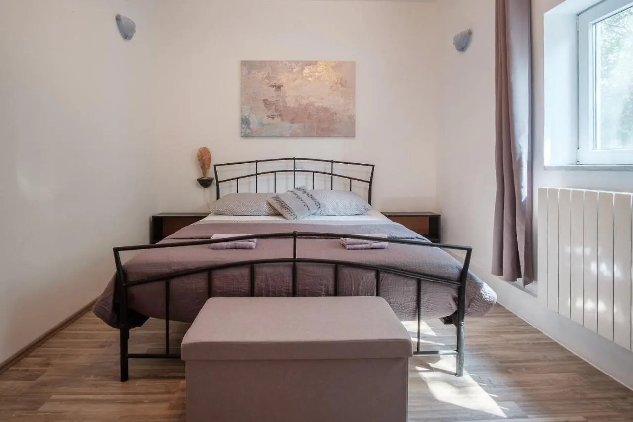 Apartmani Es Fazana Apartment